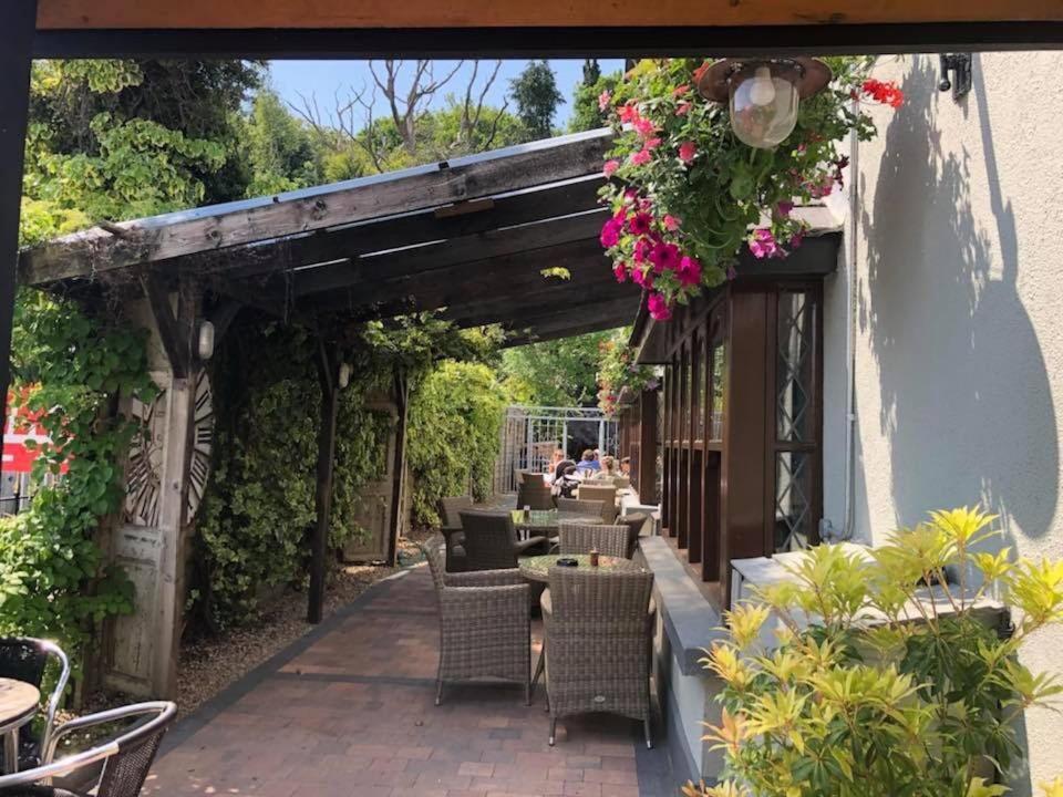 Chester Beatty Inn Ashford Bagian luar foto